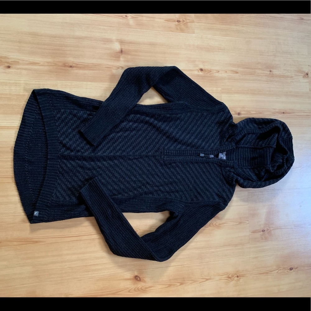 Pullover sweater